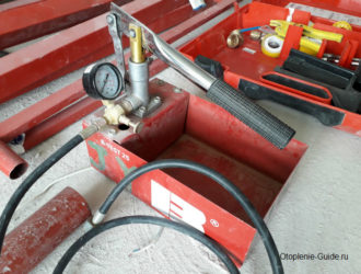 Ручной опрессовщик систем отопления