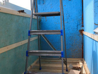 Как утеплить балкон в своем доме?